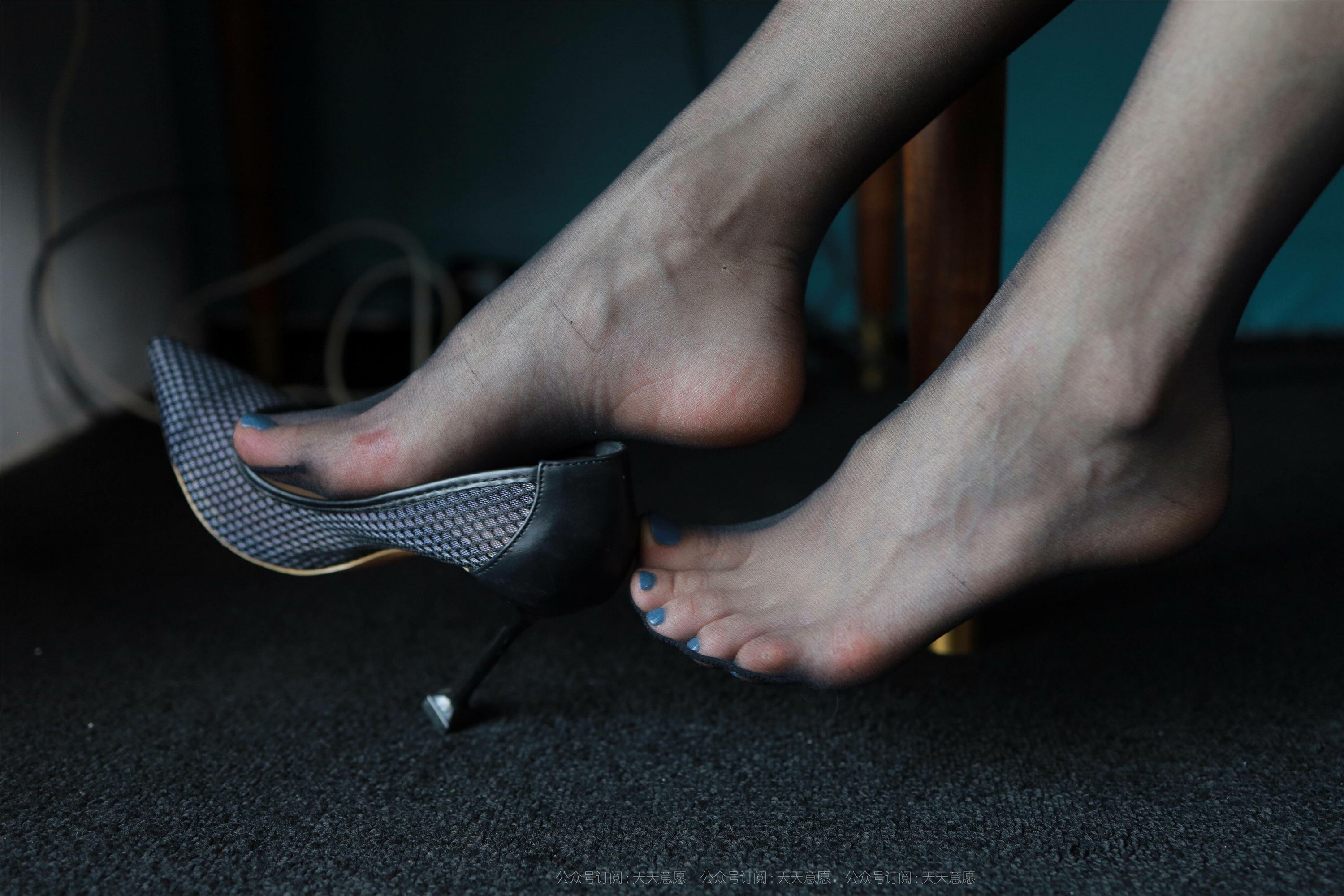 IESS异思趣向  2021.10.11 丝享家944：小六《黑色丝带》